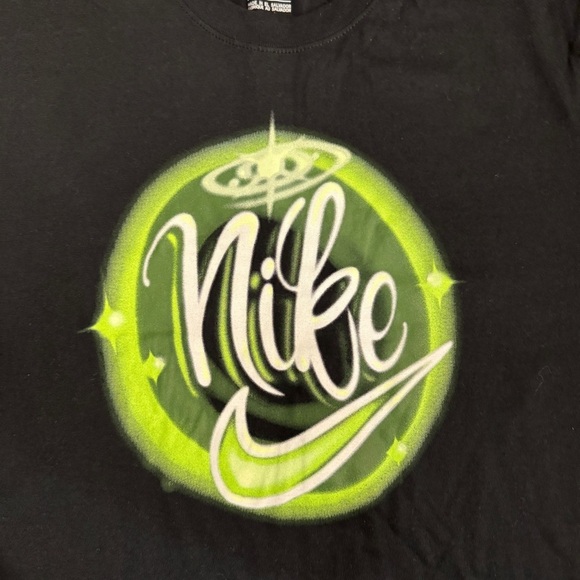 Nike Graphic T-Shirt Men’s Size Medium Cotton Black Neon Green StreetwearTee - Picture 2 of 6